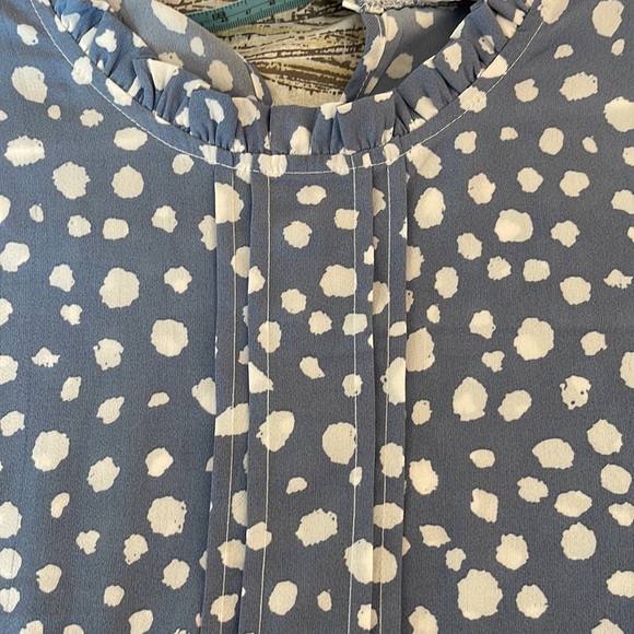 SOLUTION BLUE LEOPARD PRINT RUFFLE NECKLINE WITH RUFFLE DETAIL SLEEVE DRESS - Picture 4 of 6